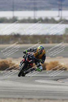 media/Nov-16-2025-Race Pace (Sun) [[8c5fa54630]]/Non Verified Riders (1st 20 Minutes)/1-Turn 14 (10am)/